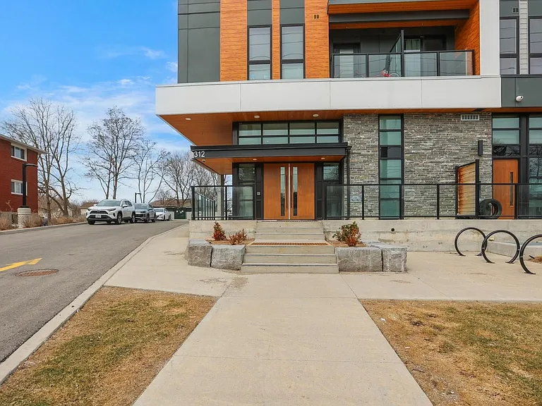 312 Erb St W #309 — Photo 3