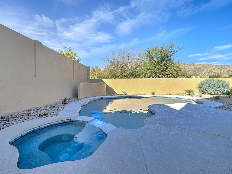 820 E Mountain Sage Dr — Photo 26