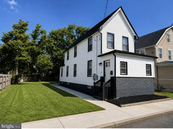 19 W Madison St, Paulsboro, NJ 08066