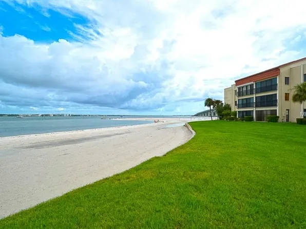 825 S Gulfview Blvd APT 207, Clearwater, FL 33767