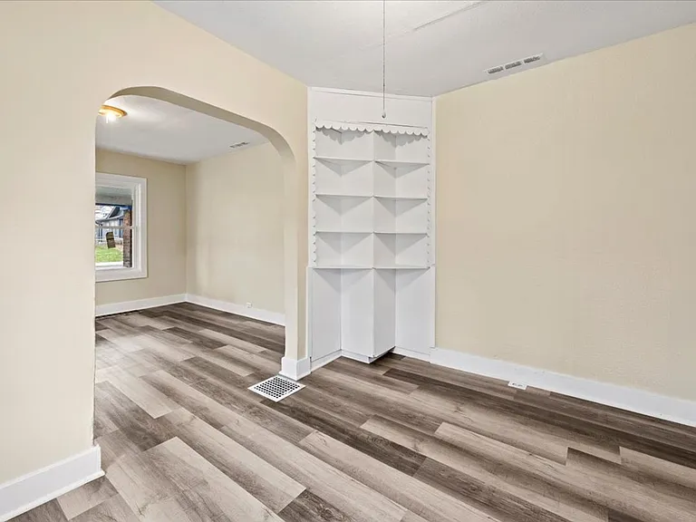 429-431 S Oakland Ave — Photo 5