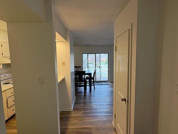 3rd image of 1116 Canterbury Ct APT C