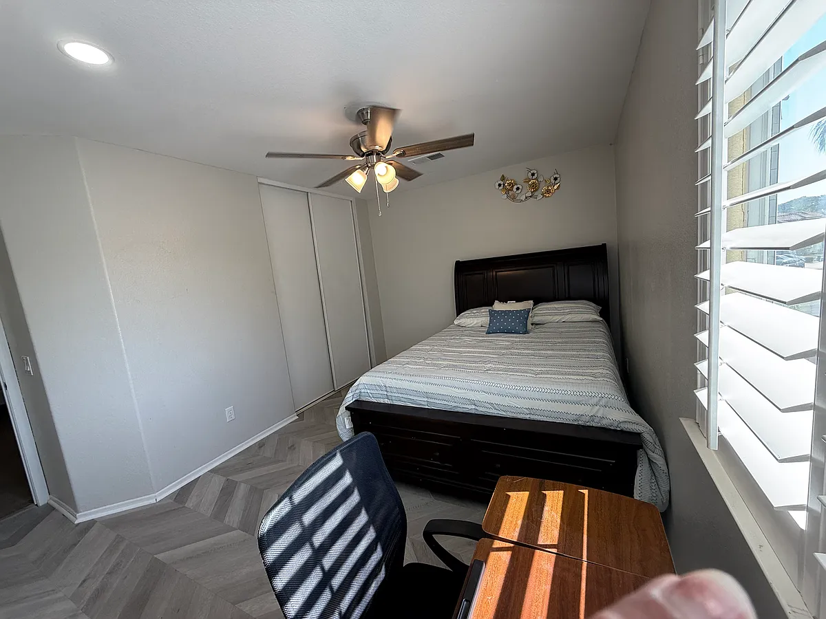 Building Photo - 1411 Scenic Ct #2A