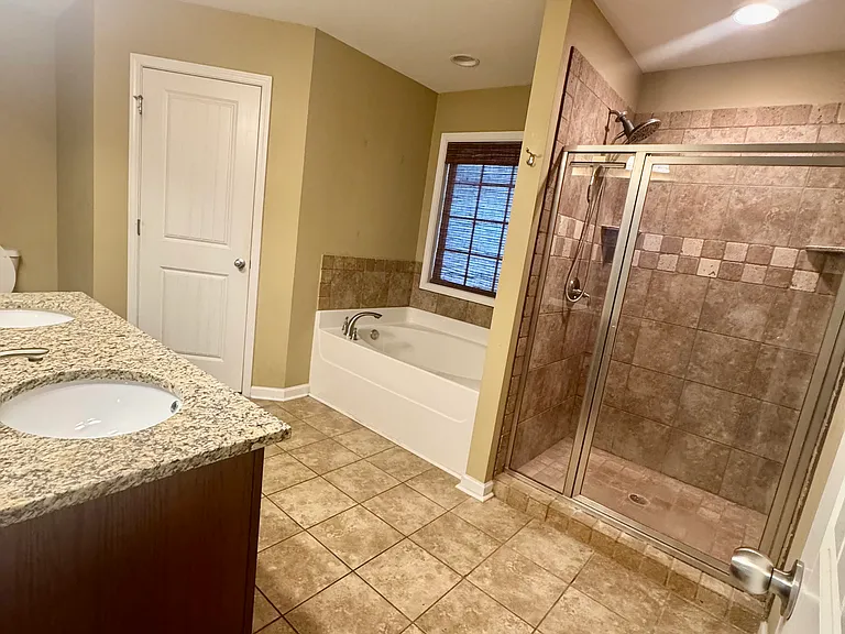 726 Hunter Ct — Photo 6