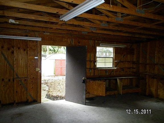 4th image of 76 Sanchez Ave
