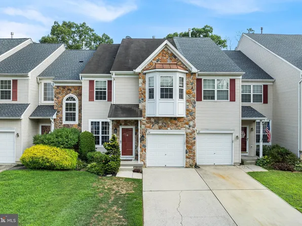 24 Winchester Ct, Hainesport, NJ 08036