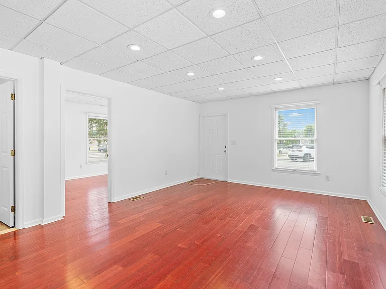 70 Linwood Ave #1S — Photo 3