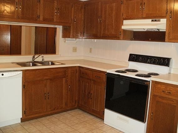 2nd image of 400 Park Hill Dr