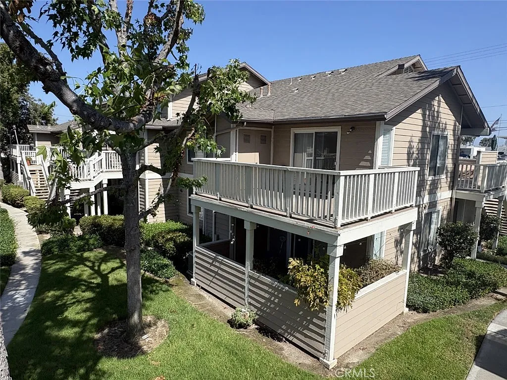 2 bed, 894 sqft, $2,950 — Photo 3
