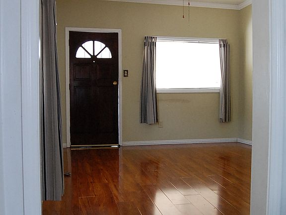 5th image of 263 Fremont Ave