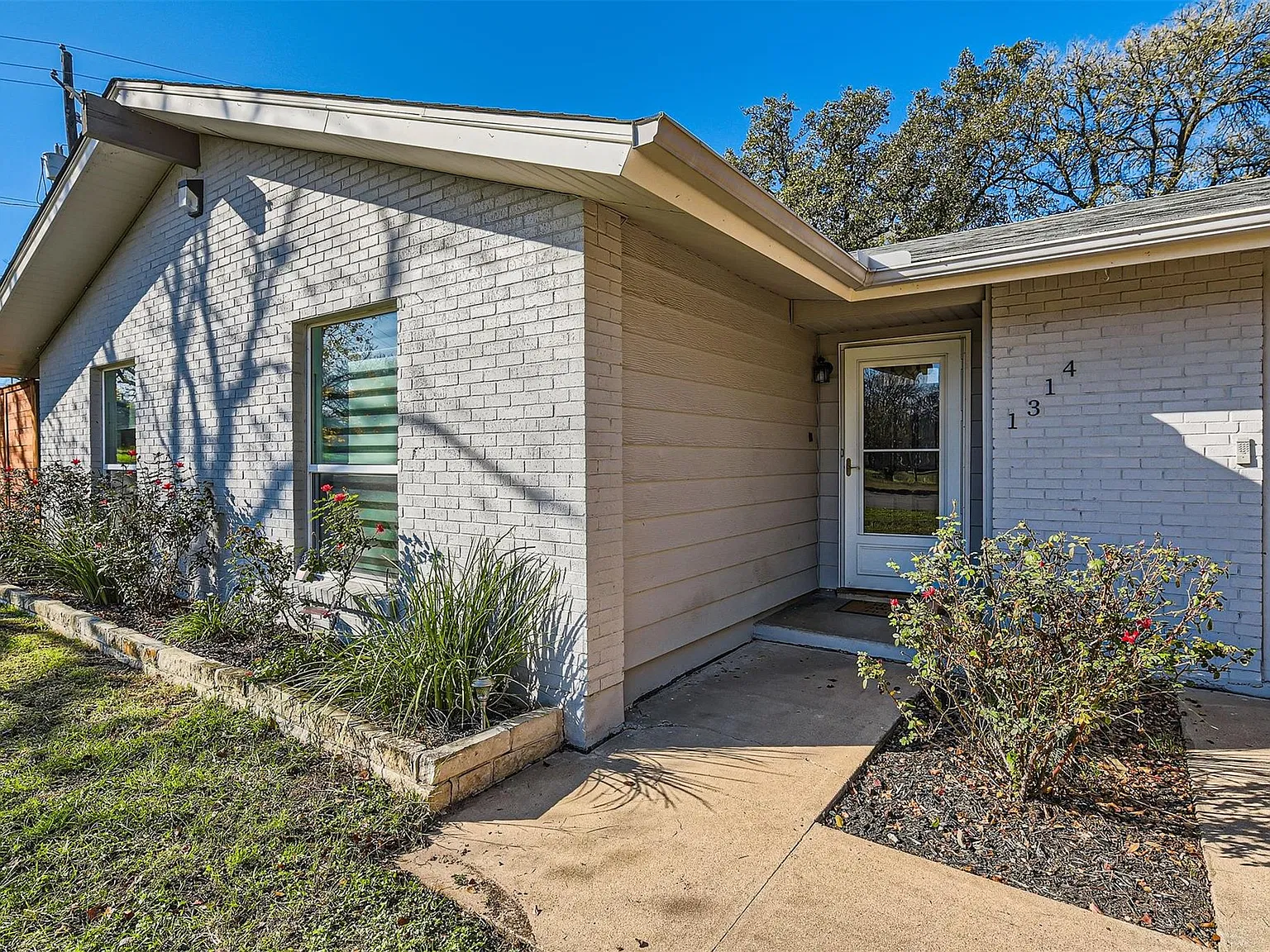 4 bed, 2.5 bath, 1847 sqft, $2,800 — Photo 3