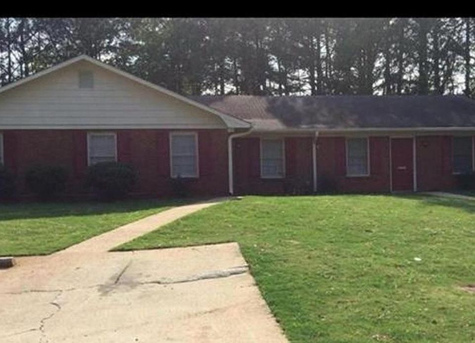 1st image of 472 Lexington Dr