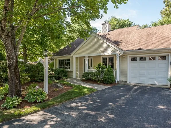 8 Stratton Dr Unit 8, Shrewsbury, MA 01545