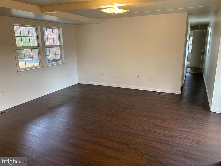 729 Dollar Ln — Photo 2