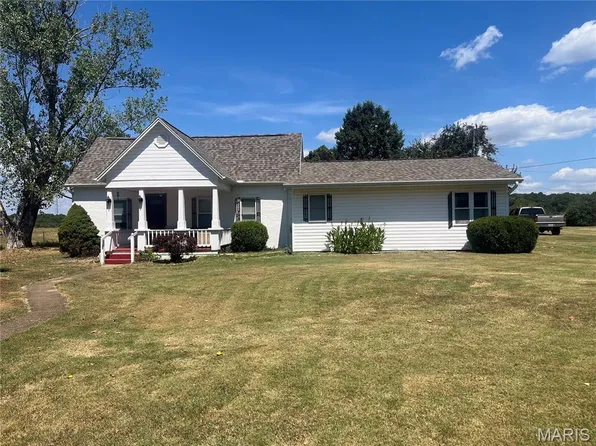 16763 Sunset Dr, Houston, MO 65483