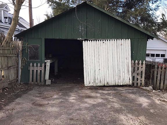 3rd image of 1417 Cypress St