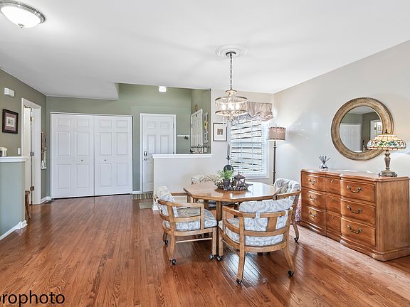 2nd image of 294 W Fairview Cir