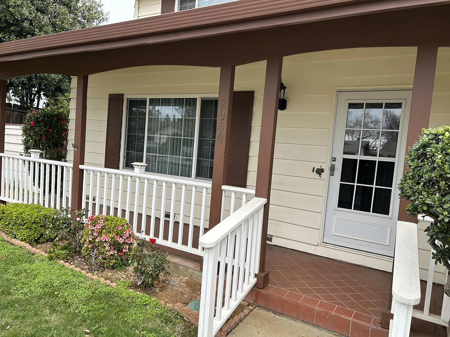 Beautiful 4 Bedroom, 3 Bath Home — Photo 3