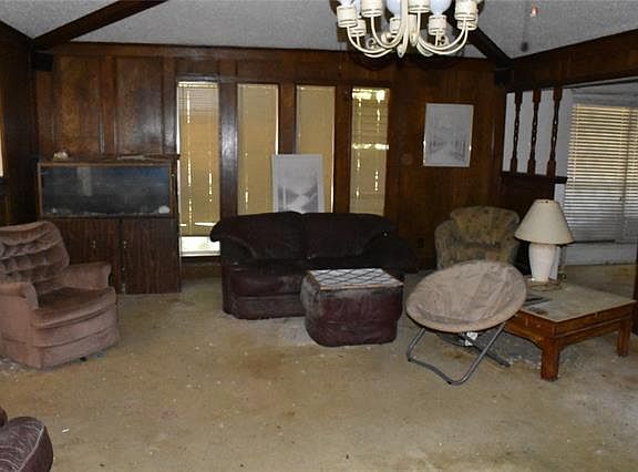 4th image of 307 Anzio Dr