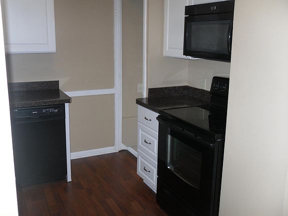 5th image of 438 E 272nd St