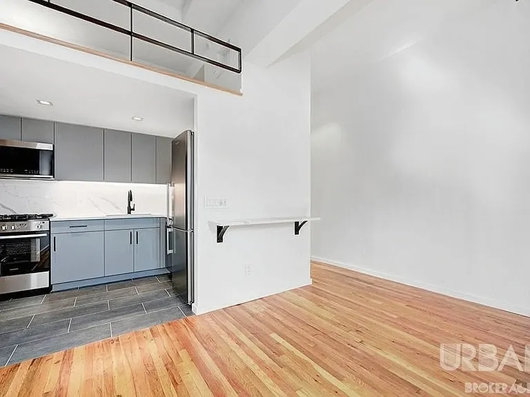 123 Bank St #440 — Photo 4