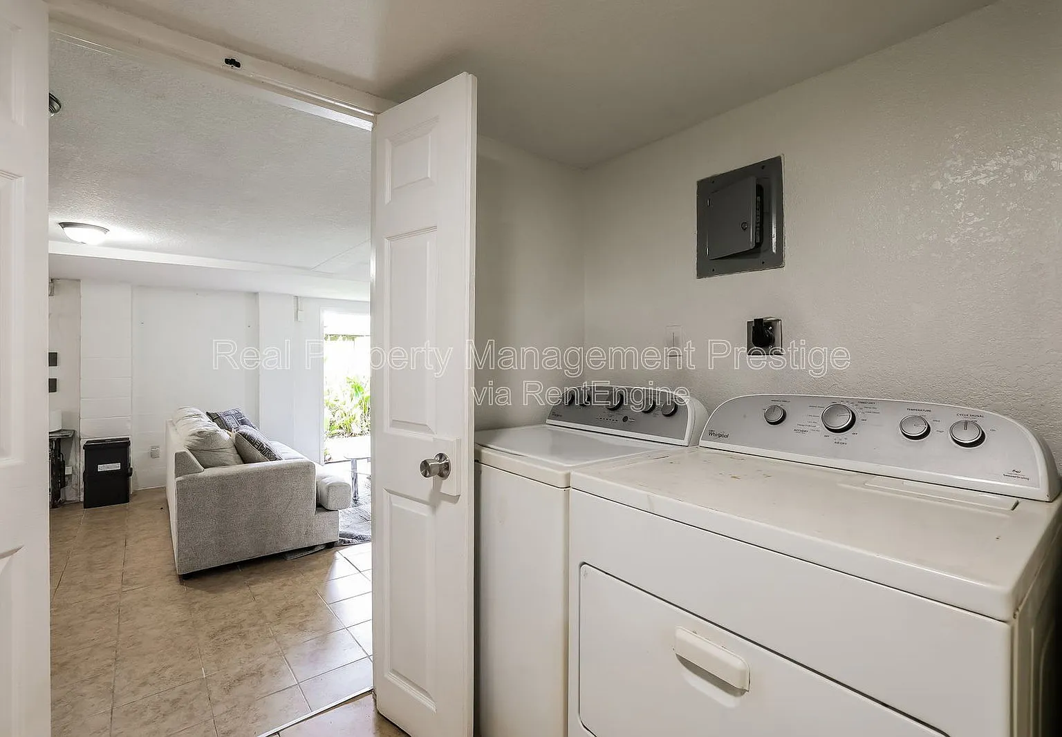 2 bed, 1.0 bath, 1100 sqft, $1,195 — Photo 4