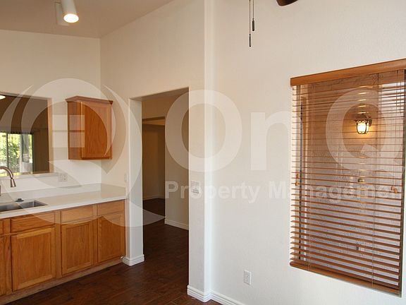 5th image of 3292 E San Angelo Ave