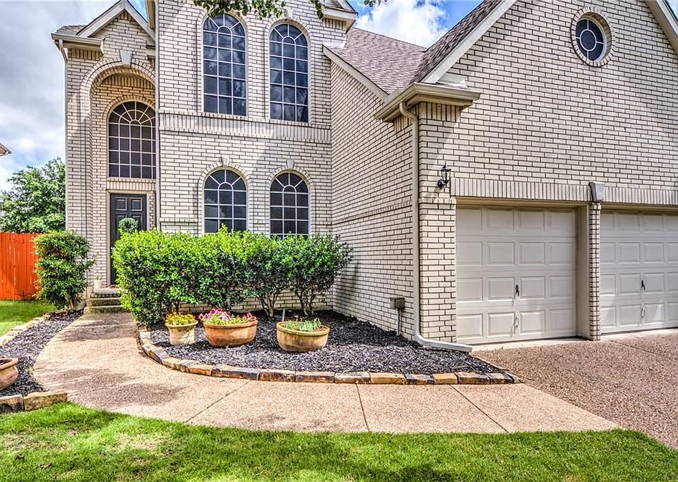 1st image of 2602 Waterford Dr
