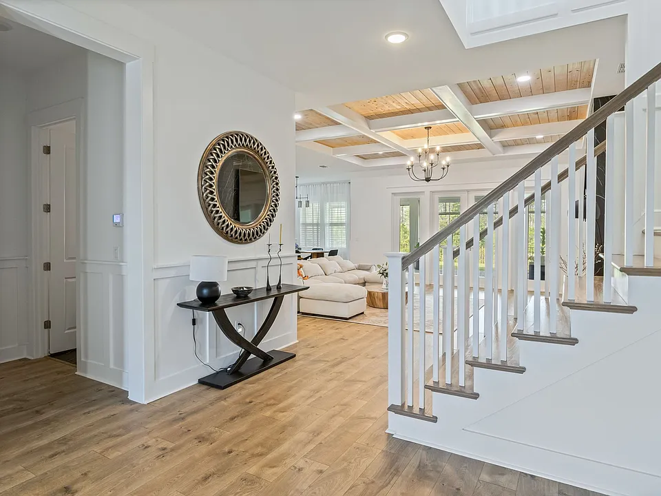 298 W Lafayette Rd