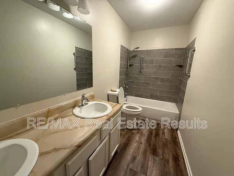 1206 Whipporwill Ln #B — Photo 8
