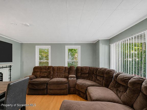4th image of 2129 Ballau Ave
