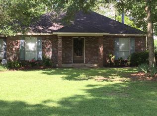 16921 Whispering Pines Dr, Greenwell Springs, LA 70739