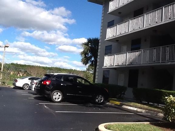 5th image of 1510 Whitehall Dr APT 303