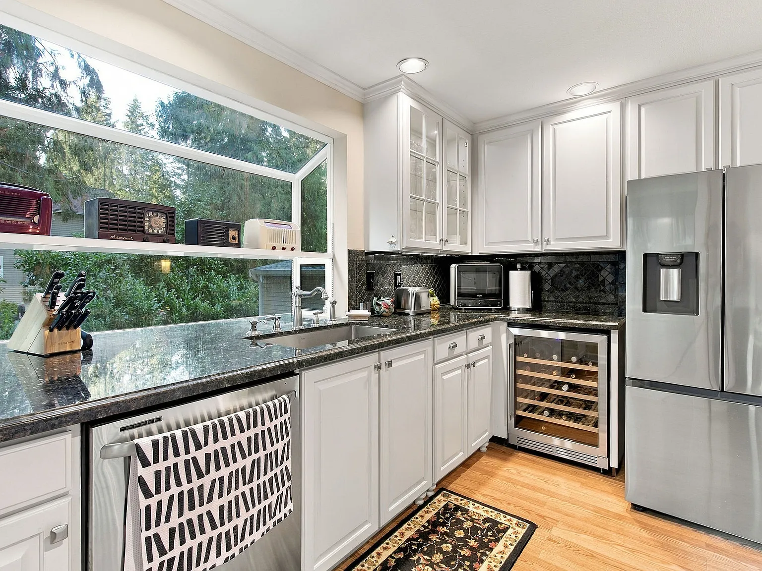 3 bed, 1740 sqft, $4,200 — Photo 3