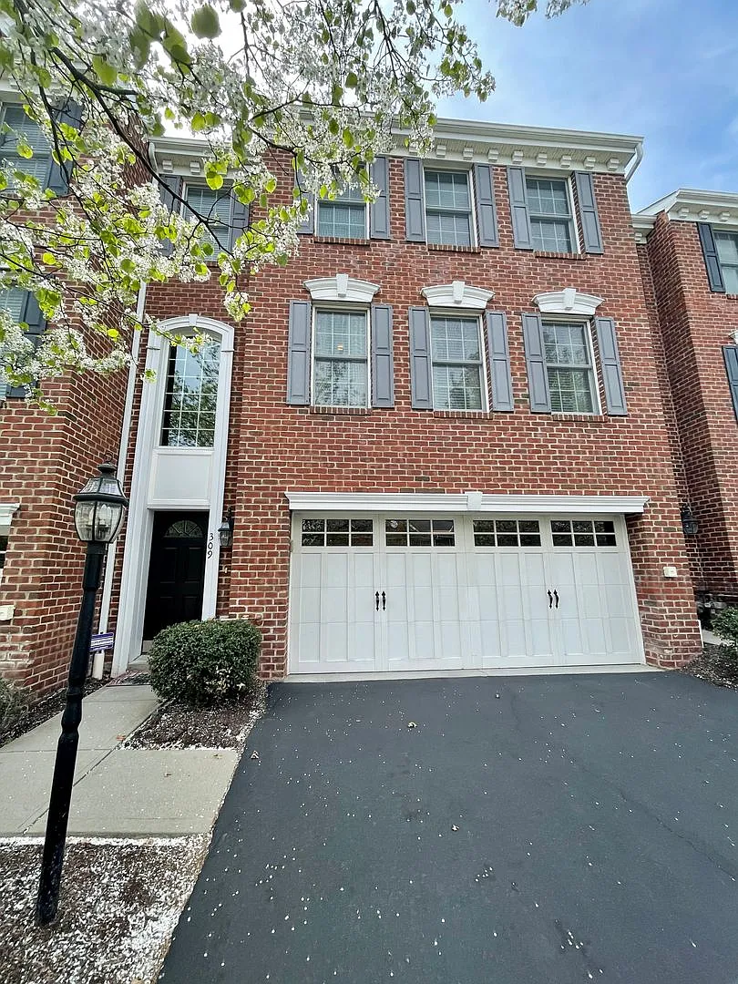 309 Marshall Heights Dr photo 1