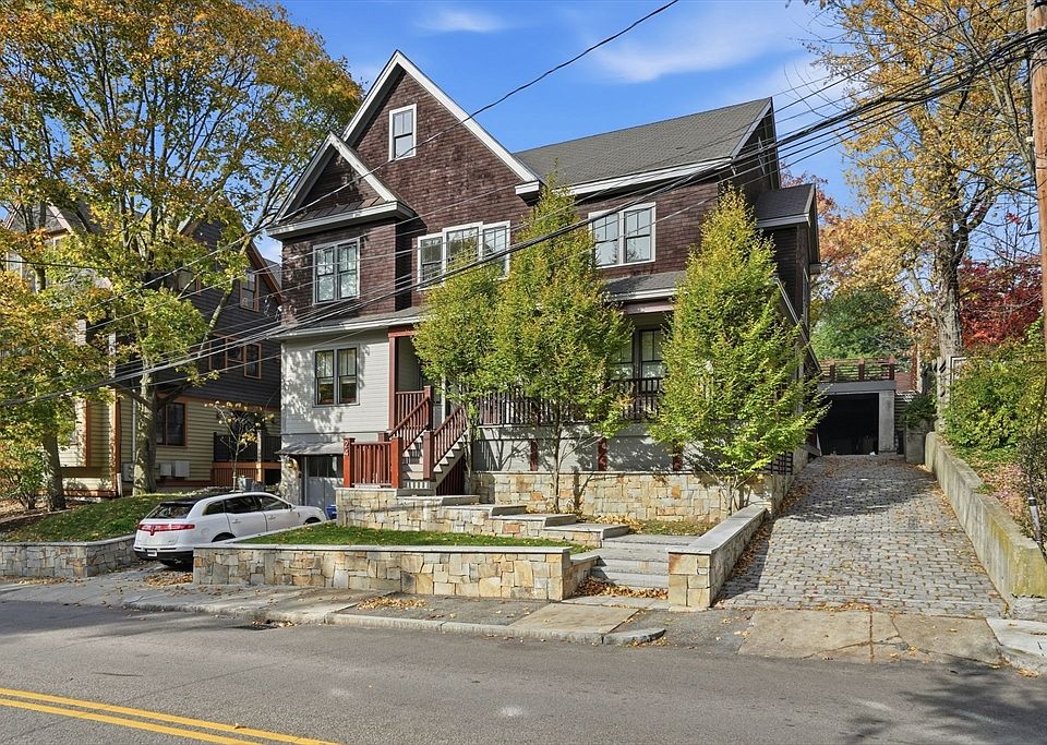 1st image of 24 Sigourney St #2