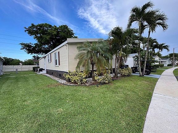 4th image of 1196 SW 112th Way