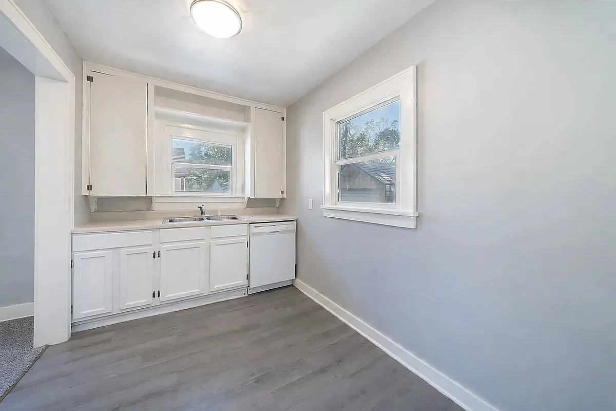 2 bed, 800 sqft, $1,200 — Photo 2