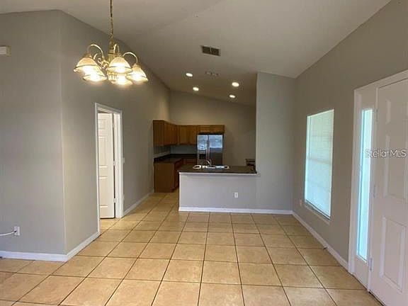 3rd image of 502 Blackbird Ln #A