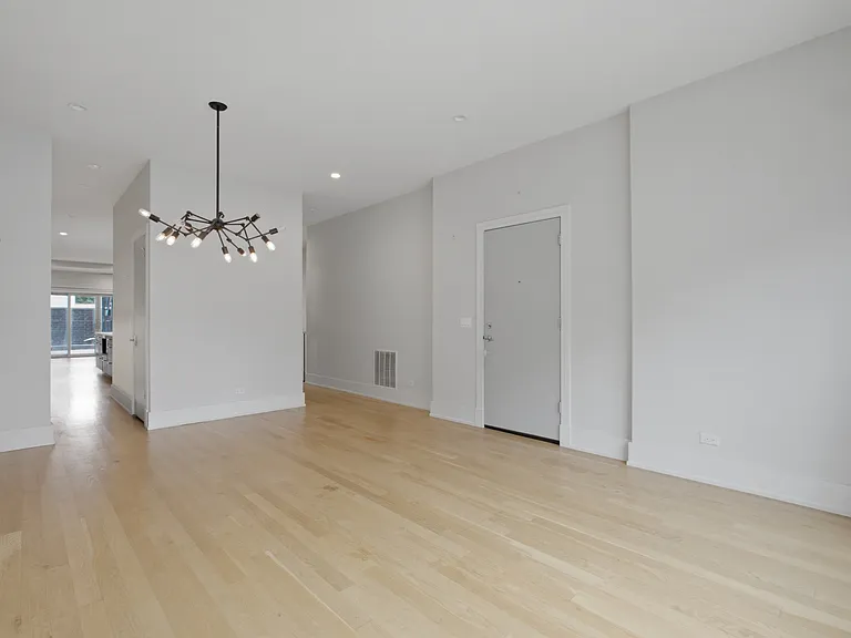 3049 N Clybourn Ave #1 — Photo 3