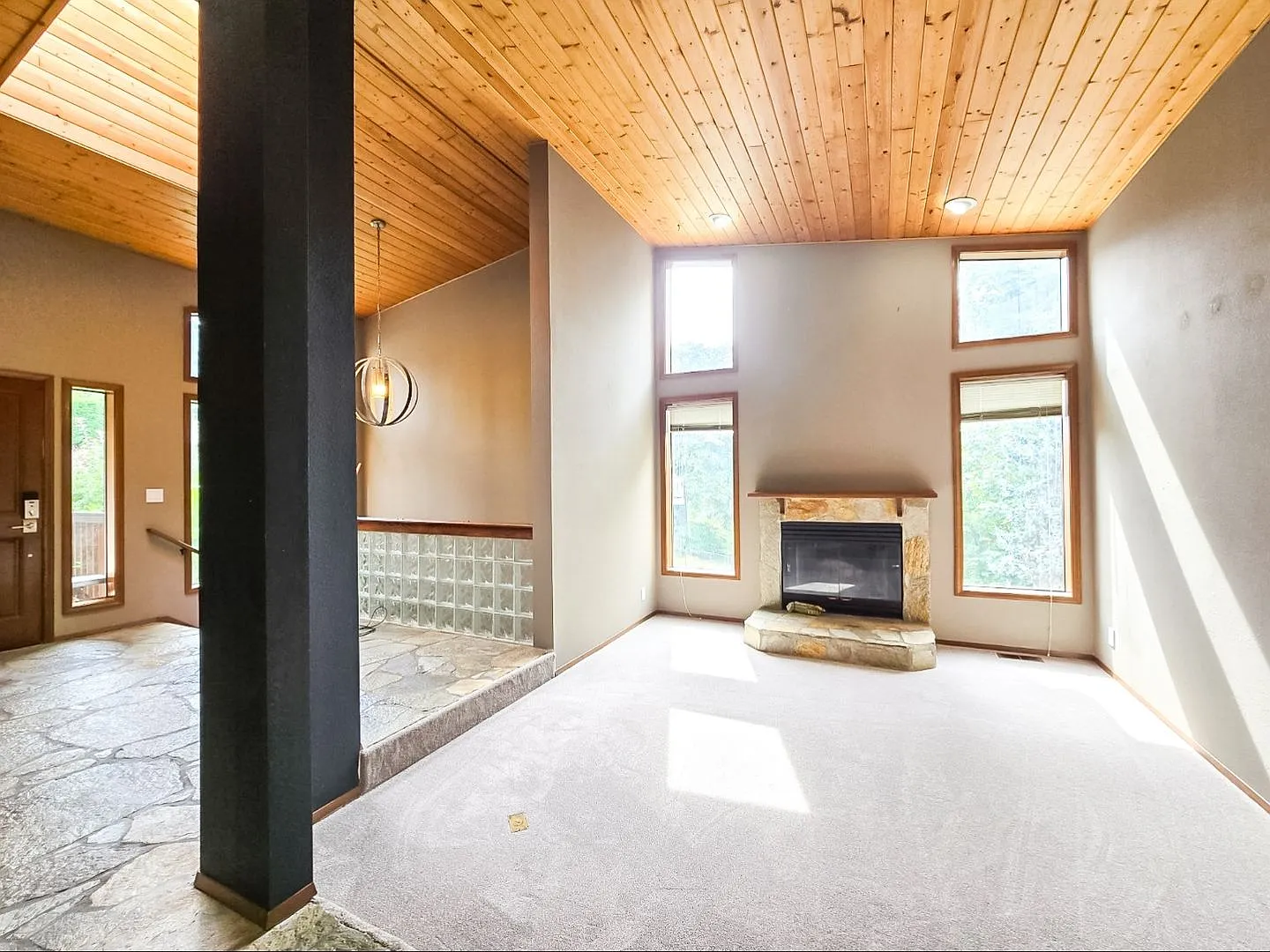 NW Contemporary Home w/ Mid-Modern Character — Photo 4