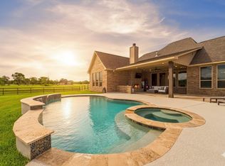 2711 Oakwood Shores Dr, Richwood, TX 77515