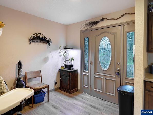 salem-oregon-2052853867 picture