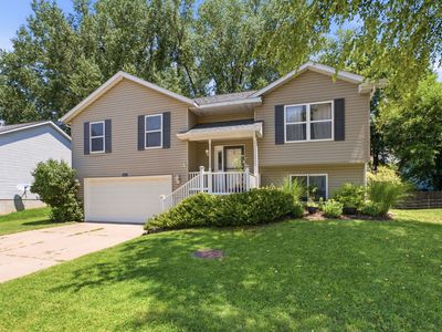 5803 Hillandale Rd, Davenport, IA, 52806