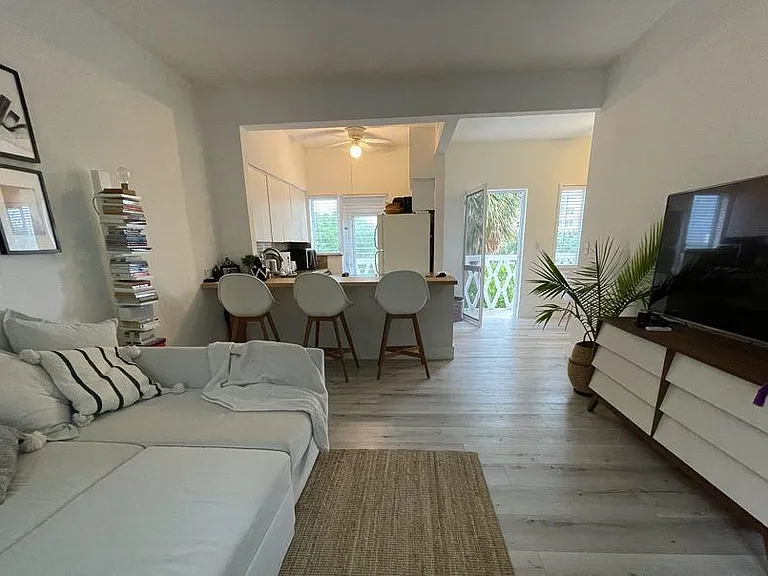 10250 W Bay Harbor Dr #3F — Photo 2