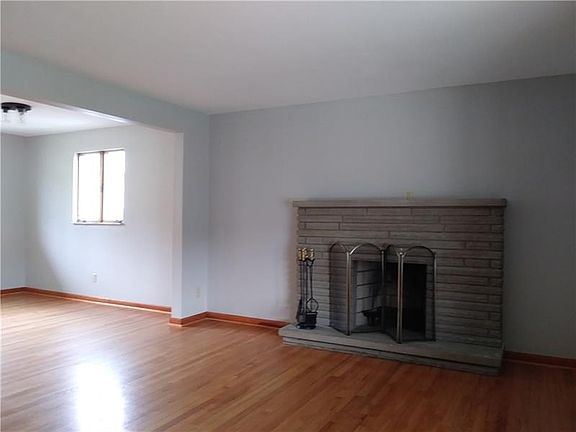 3rd image of 37 Mannina Ave