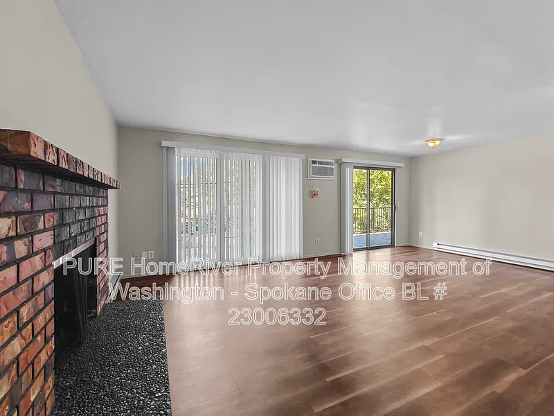 3 bed, 2.0 bath, 1264 sqft, $1,595 — Photo 2