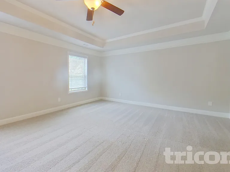 817 Crescent Way — Photo 6