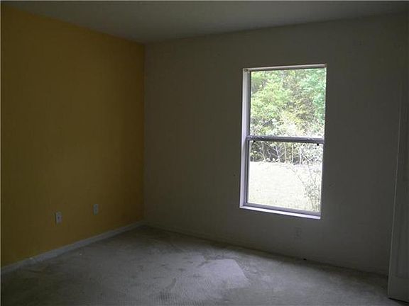 5th image of 2600 NE 29th Ter