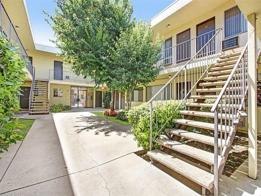 Studio, 453 sqft, $1,495 — Photo 2